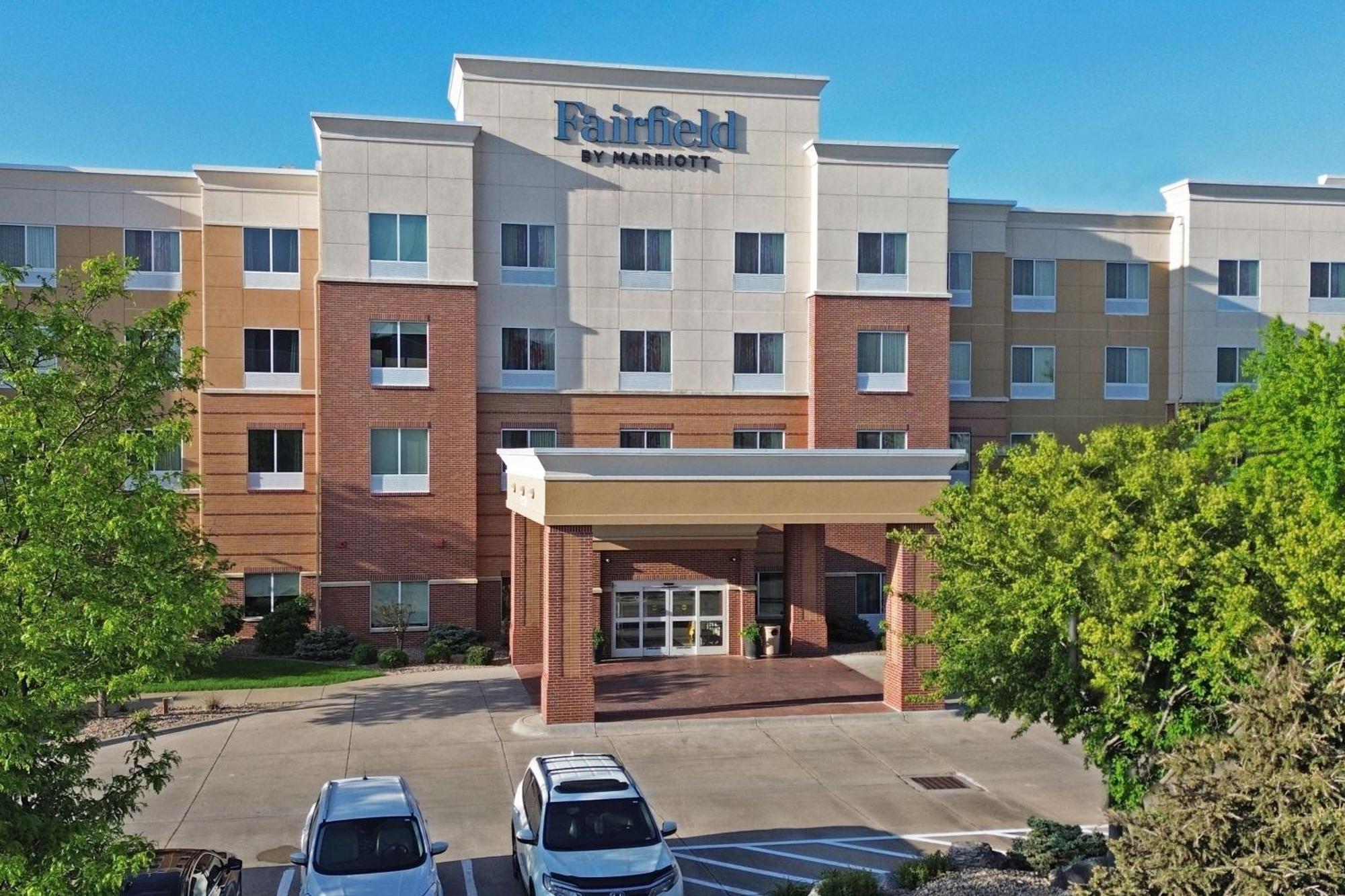 Fairfield Inn & Suites By Marriott Карни Экстерьер фото